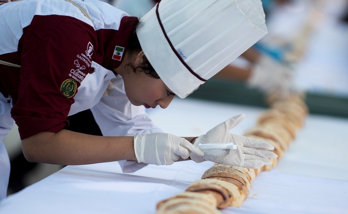 Mexico Guinness Record, World's Largest Rosca De Reyes