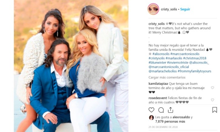 Photo of the daughters and wife of Marco Antonio Solis.