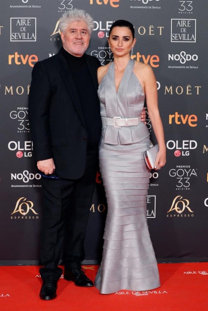 Pedro Almodóvar and Penélope Cruz, from Chanel with Atelier Swarovski jewels. EFE