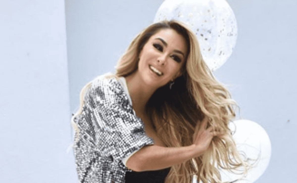 Ninel Conde Sexier Than Ever Falls In Love With Her Followers