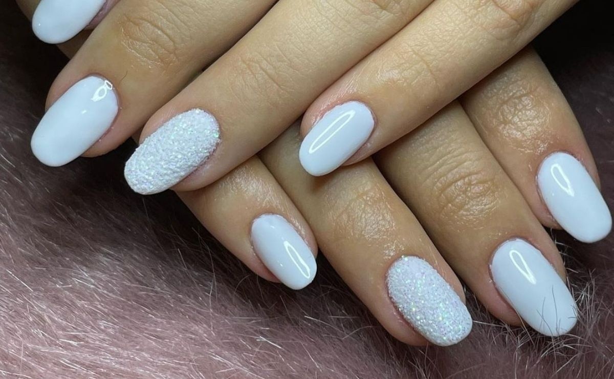 What does it mean to paint your nails white