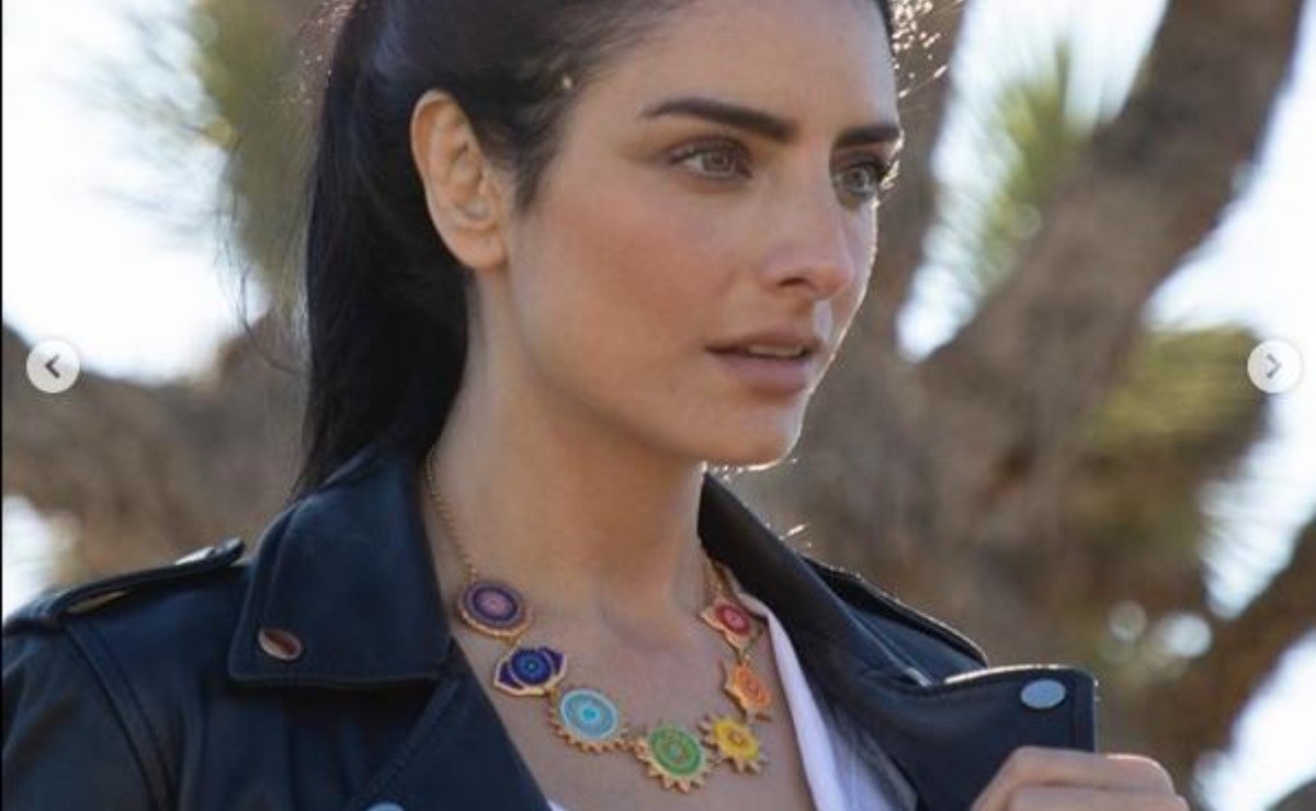 Aislinn Derbez: Jewelry With Chakras To Attract Good Energies