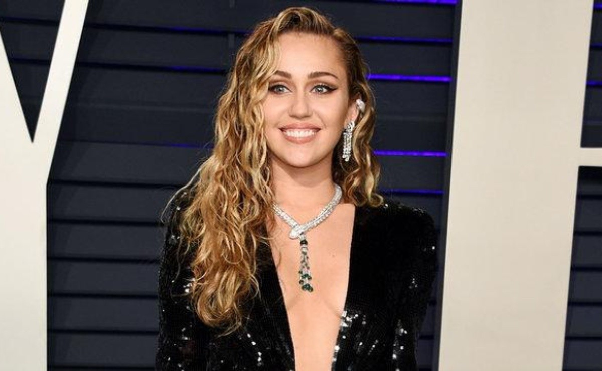 Miley Cyrus Without Liam Hemsworth And Kaitlynn Carter Will Invest In Eccentric Business