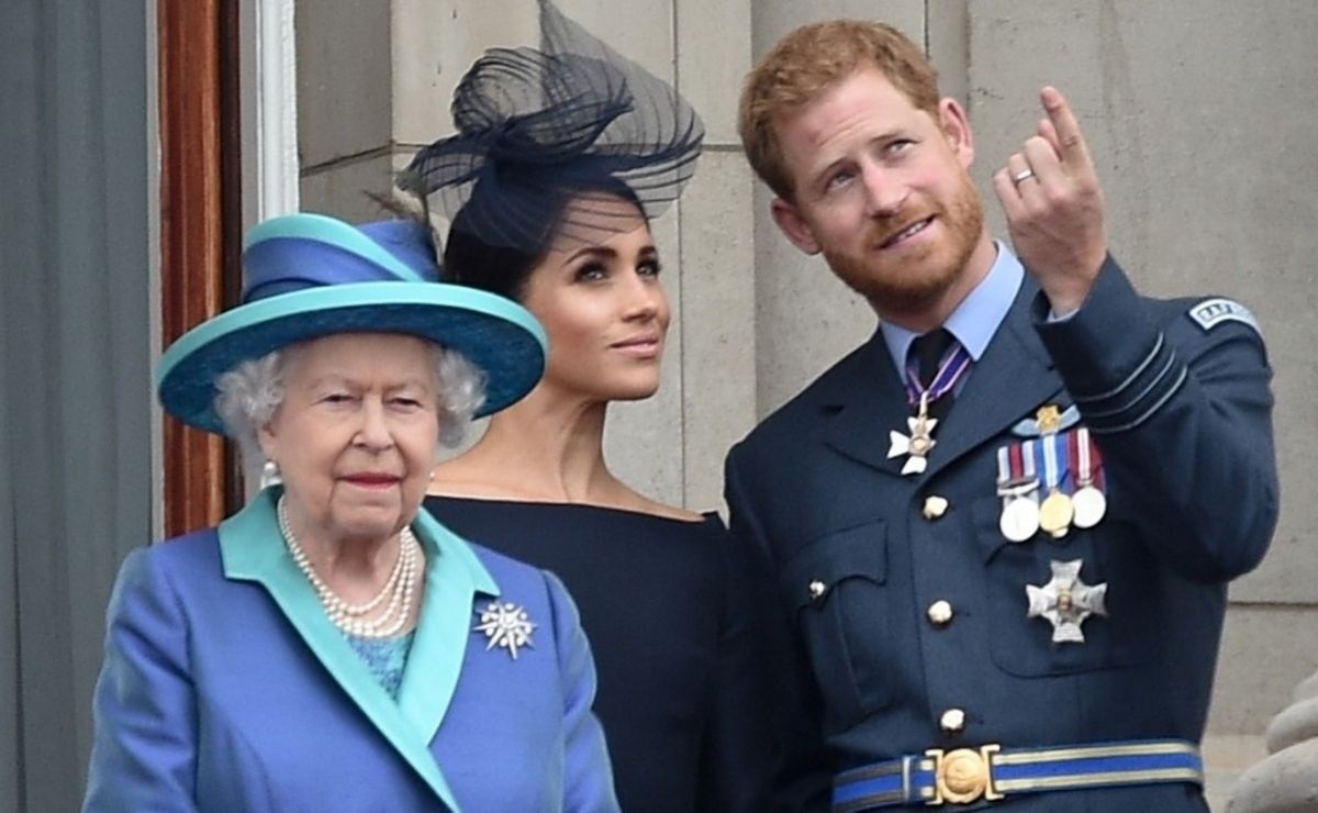 Elizabeth II Angry At Prince Harry And Meghan Markle
