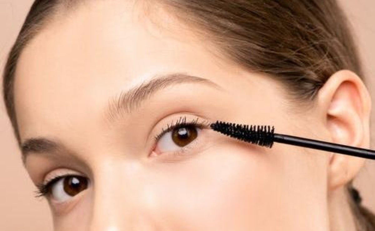 Tricks To Grow Your Eyelashes Naturally