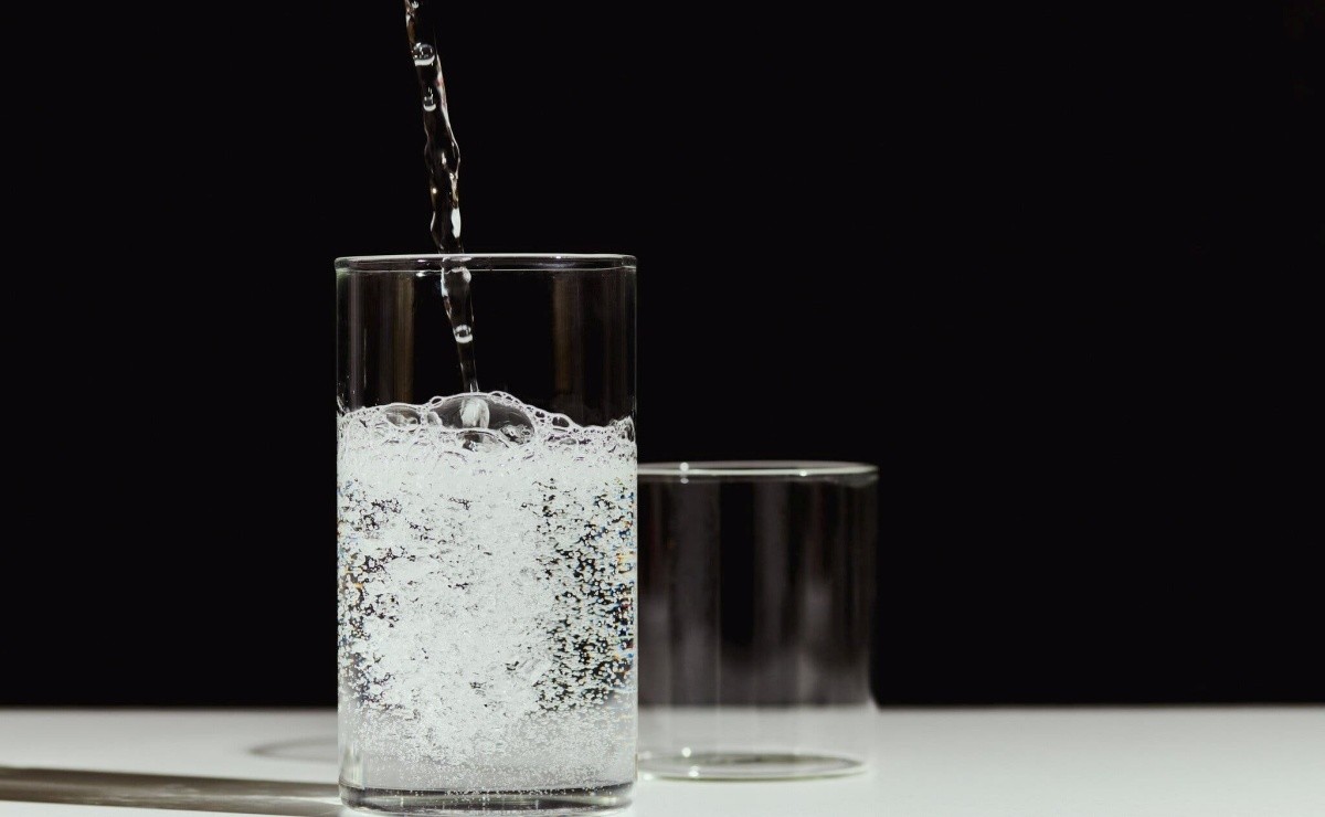 What's Healthier: Sparkling or Still Water