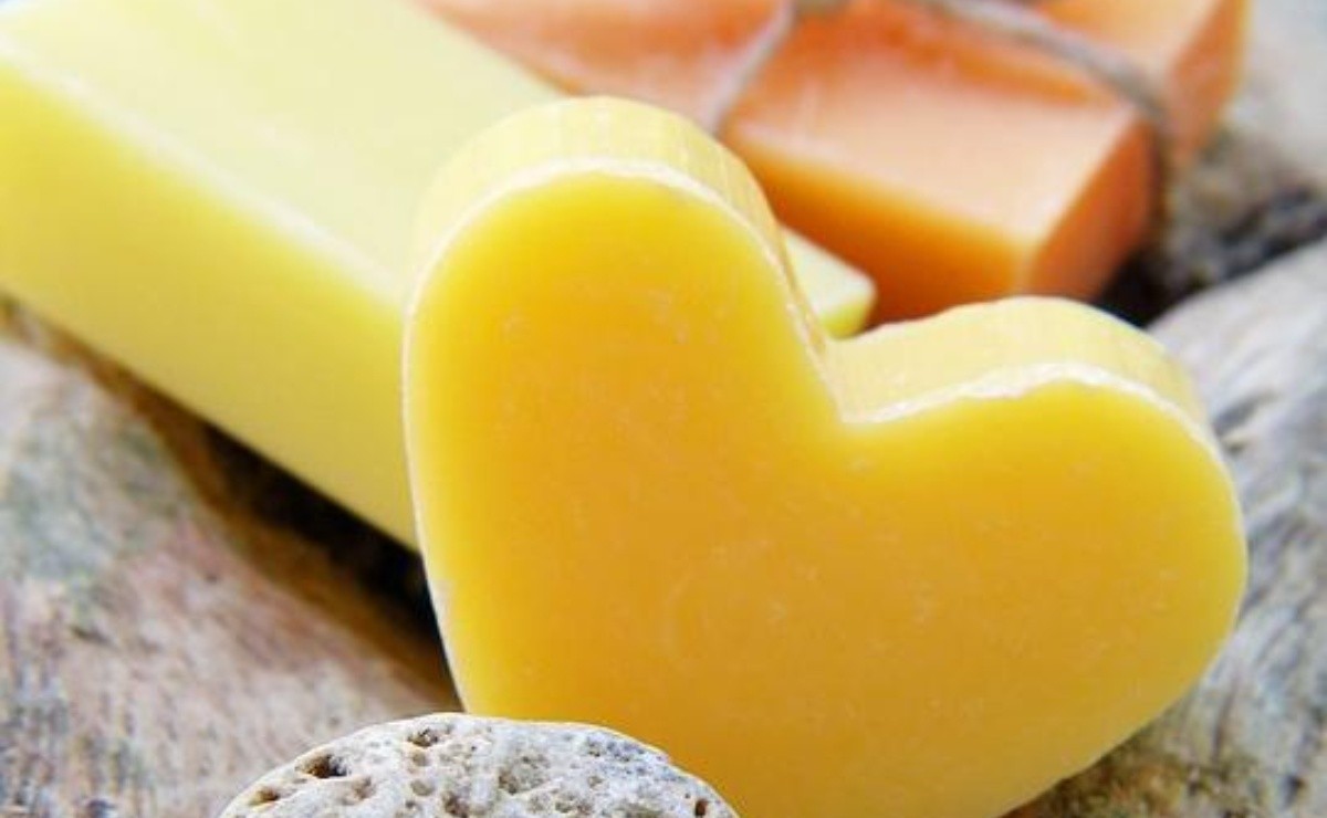Banana Soap To Cleanse Your Face, Remove Blemishes And Acne