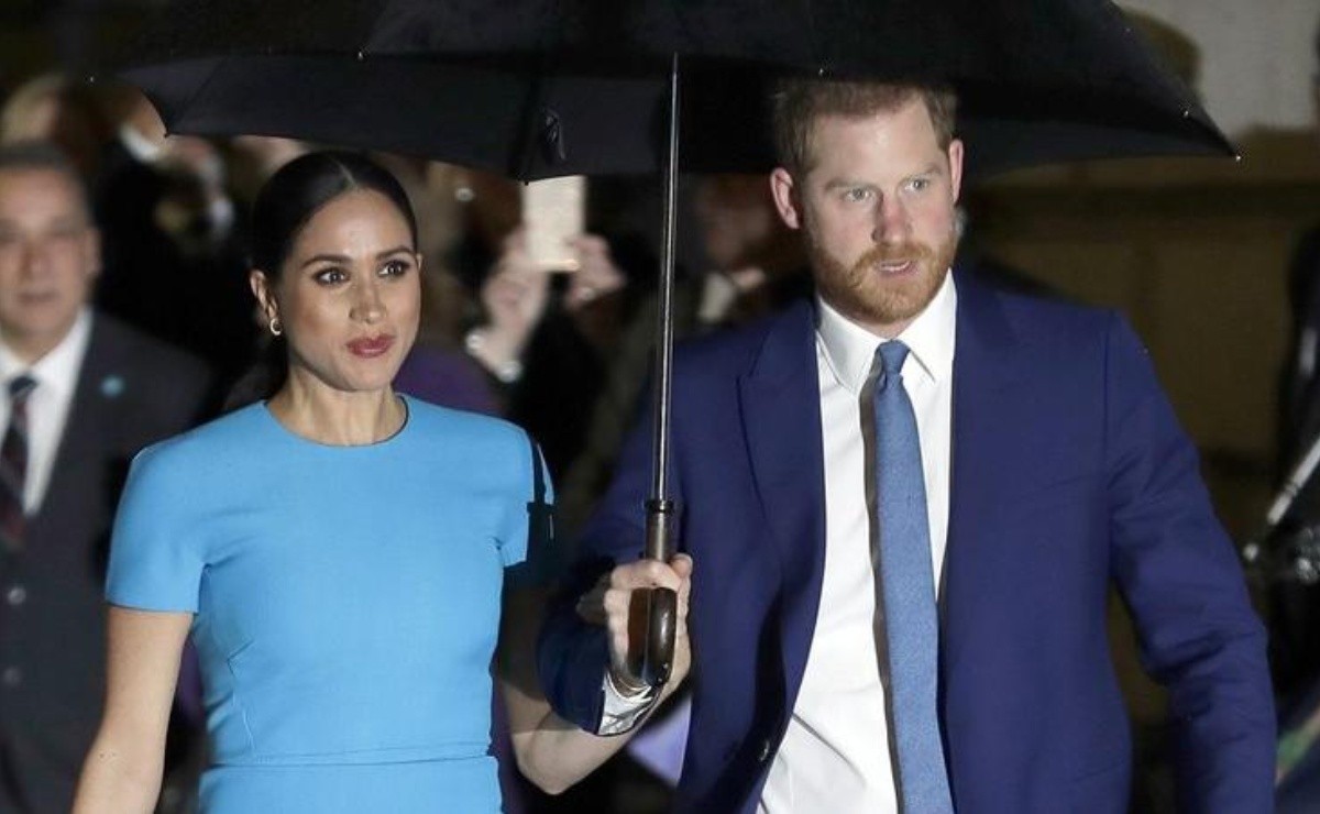 Harry And Meghan Sue Paparazzi For Flying Drones Over Their Home
