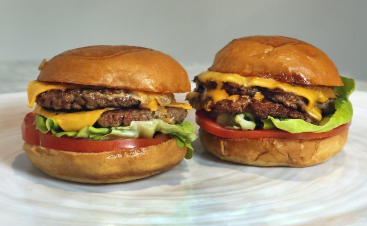 Vegan Burgers With Lab Meat Taste The Same!