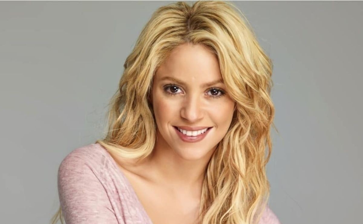 With Diva Makeup Shakira Challenges Antonela Roccuzzo
