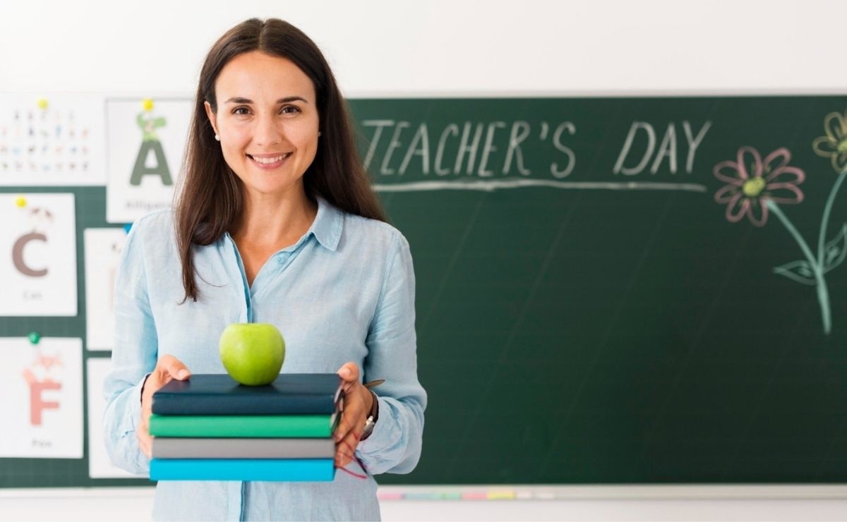 Beautiful Phrases To Congratulate Your Teacher This May 15