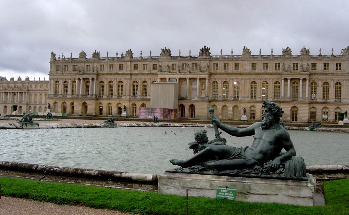 Palace Of Versailles Opens Again To Visitors, Returns To Normal