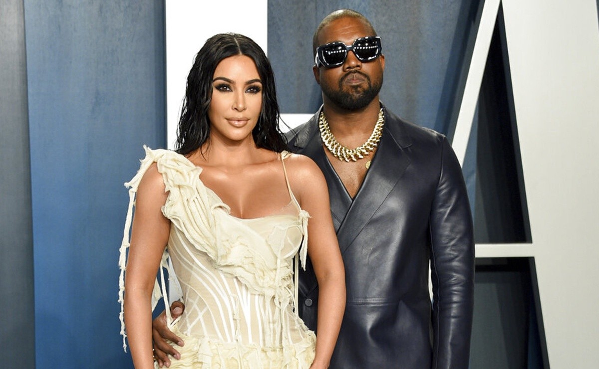 It's Official Kim Kardashian Filed For Divorce From Kanye West