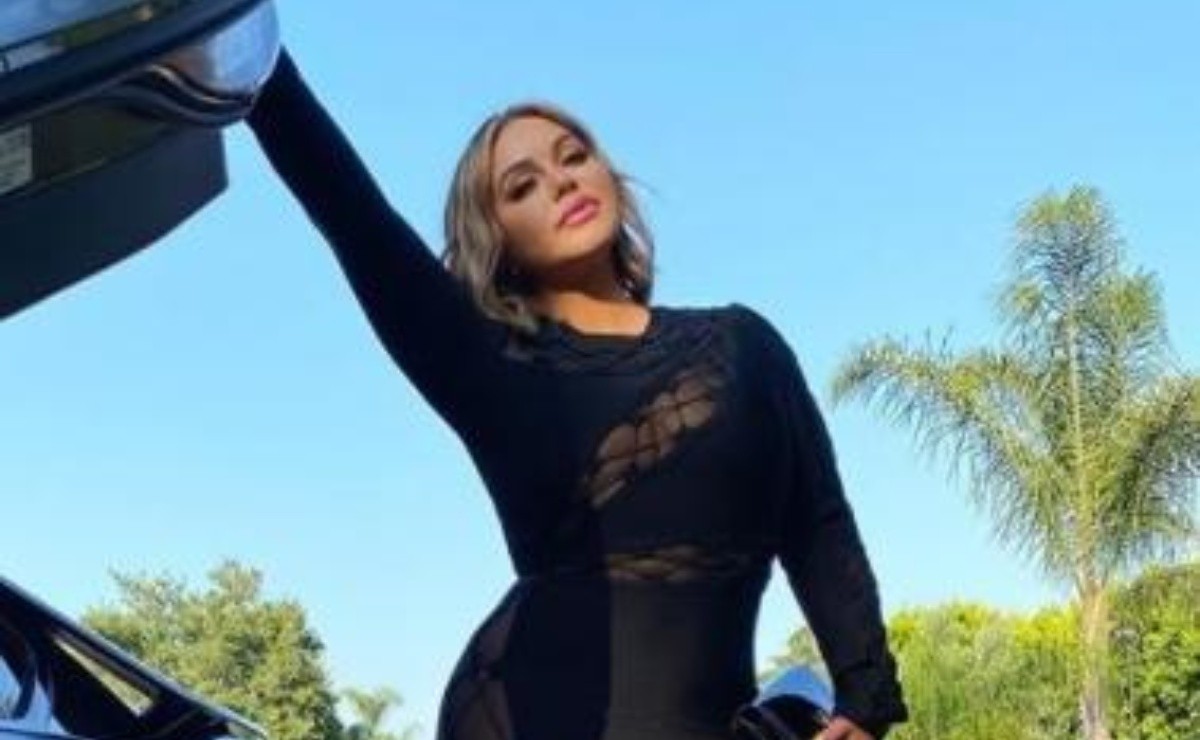 Chiquis Rivera Without Makeup With Blanket Made Of Photos Of Her Husband