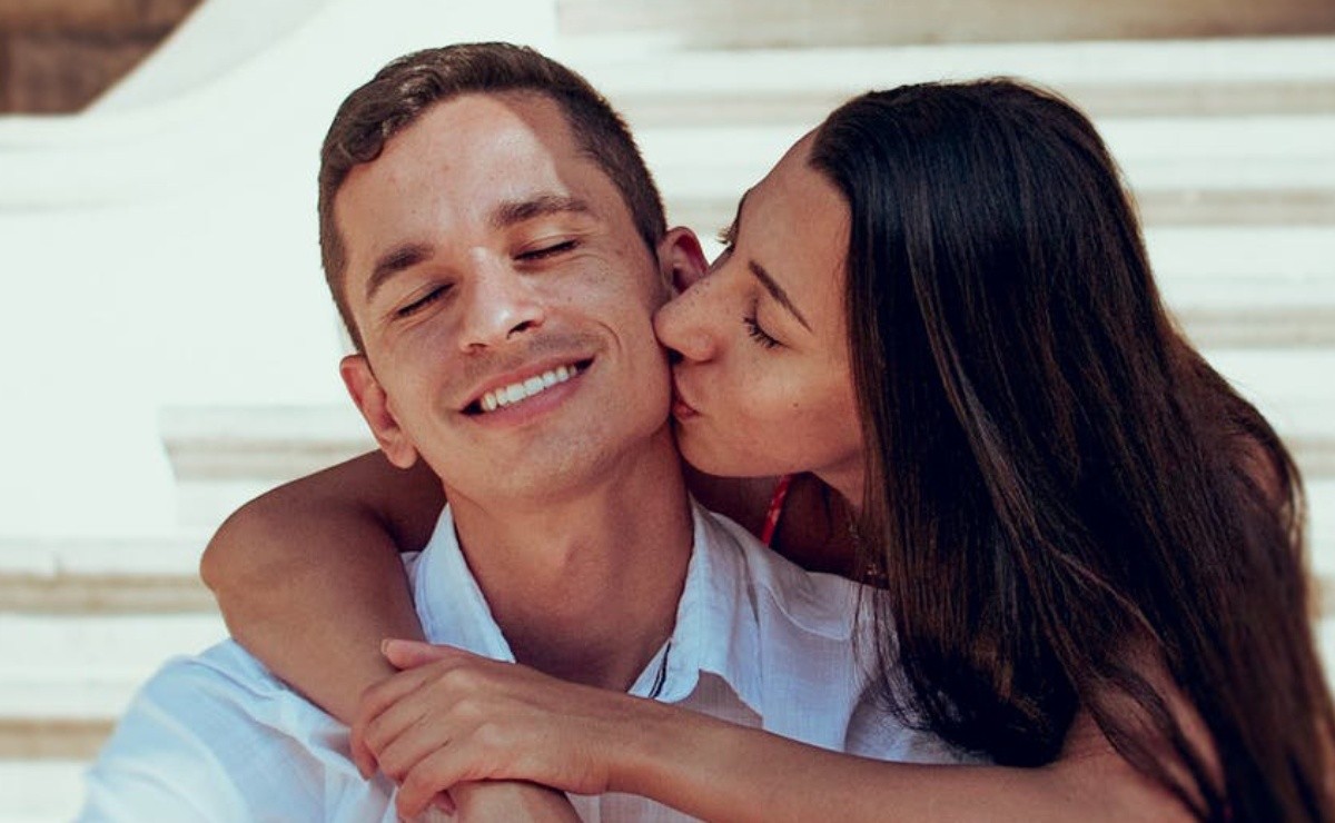 How cloying are you to your partner based on your zodiac sign