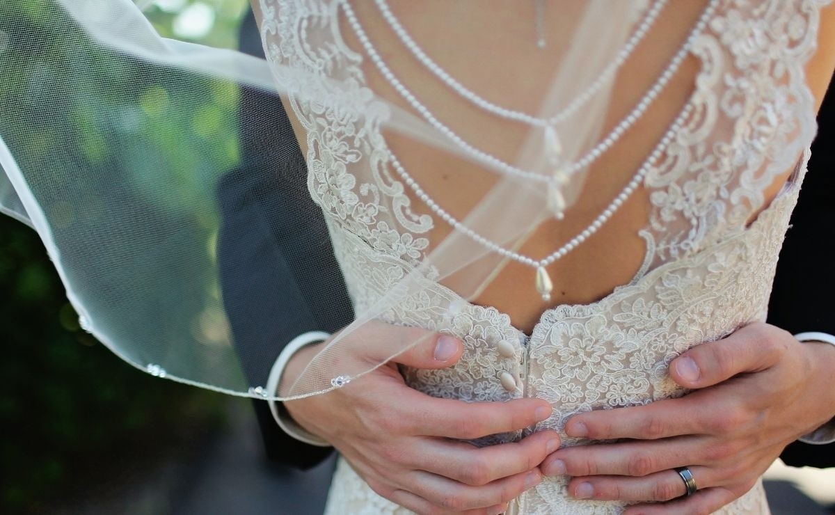 Meaning of wearing pearls on your wedding day