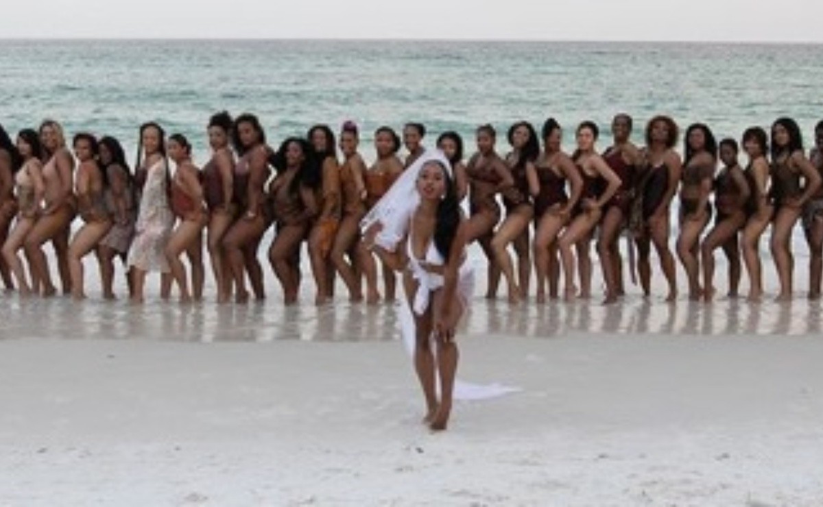 This Was His Wedding With 34 Bridesmaids
