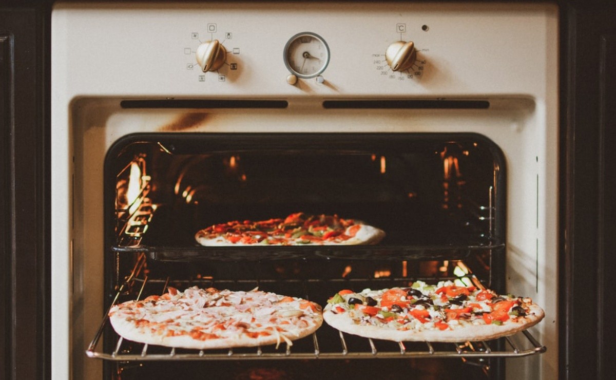 How To Make A Homemade Pizza And Keep Your Children Happy