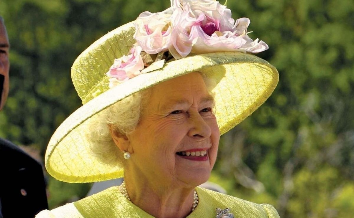 Queen Elizabeth II Rejects The Old Woman Of The Year Award