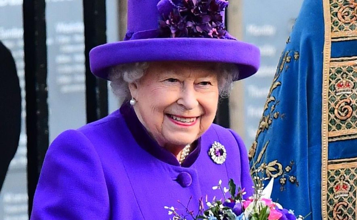 Queen Elizabeth Tired Of Meghan Opacing All Royalty