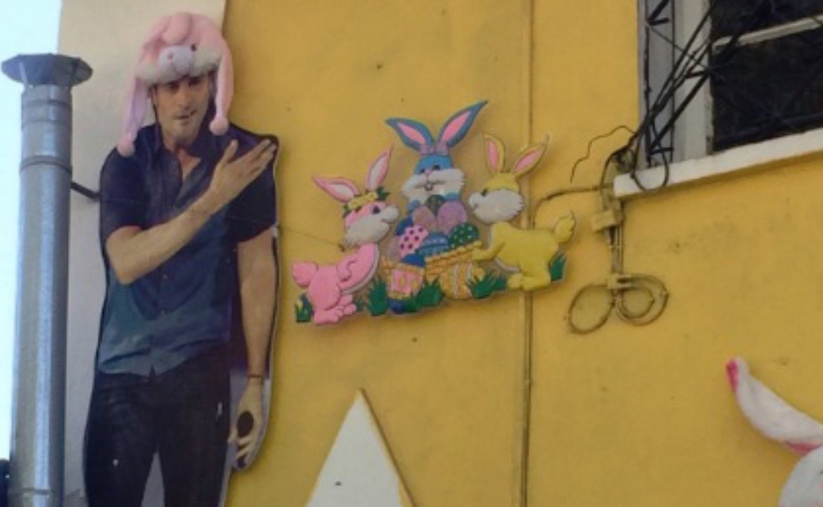 Chilena Decorates Her House With The Image Of Chayanne