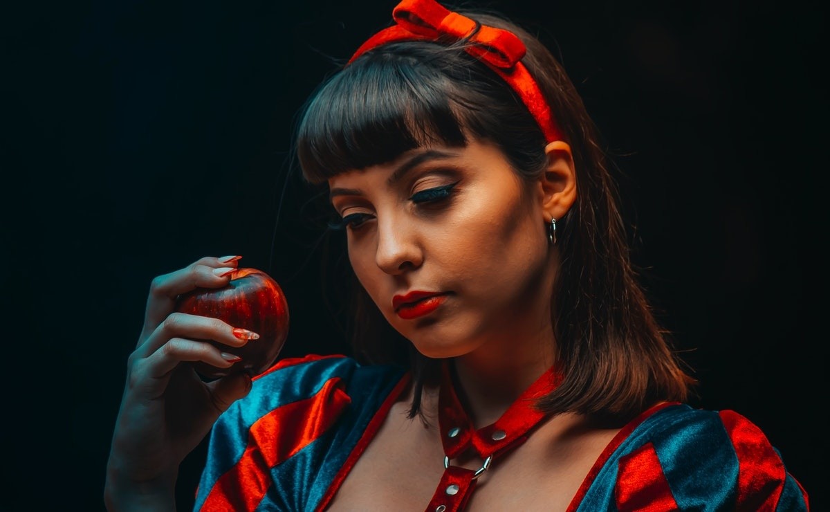 Ritual With Red Apple For Your Ex To Look For You And Come Back