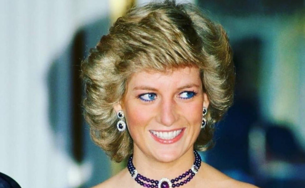 Reasons To Wear Blue Eyeliner, Princess Diana's Favorite