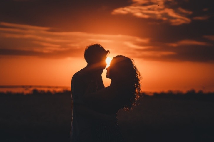 What do I do if my partner asks me to look for another person. Photo: Pexels