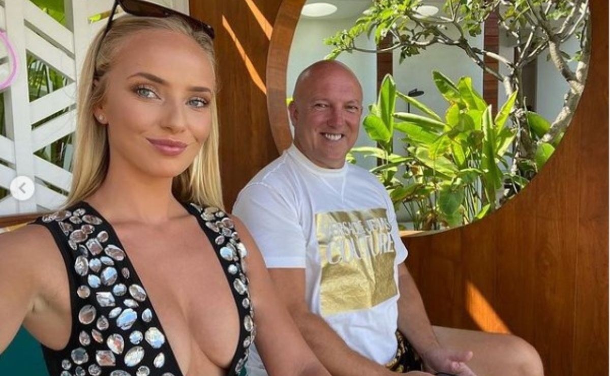 At 23 he met the love of his life on Tinder, he is 56 and a billionaire