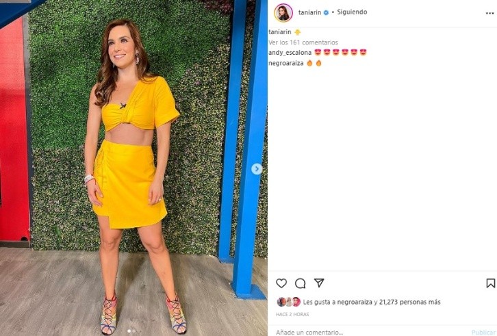 Tania Rincón in top and yellow skirt in Hoy makes Raúl Araiza react. Instagram