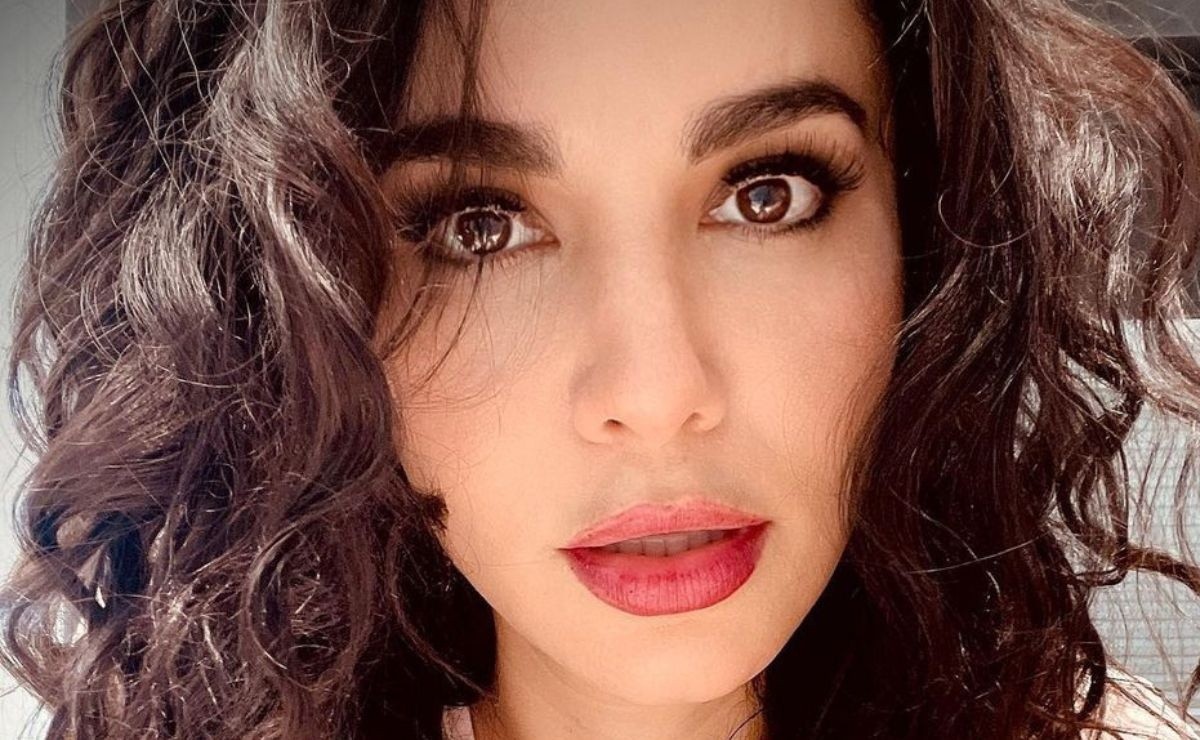 Martha Higareda showed a change of look, much blonder at 38