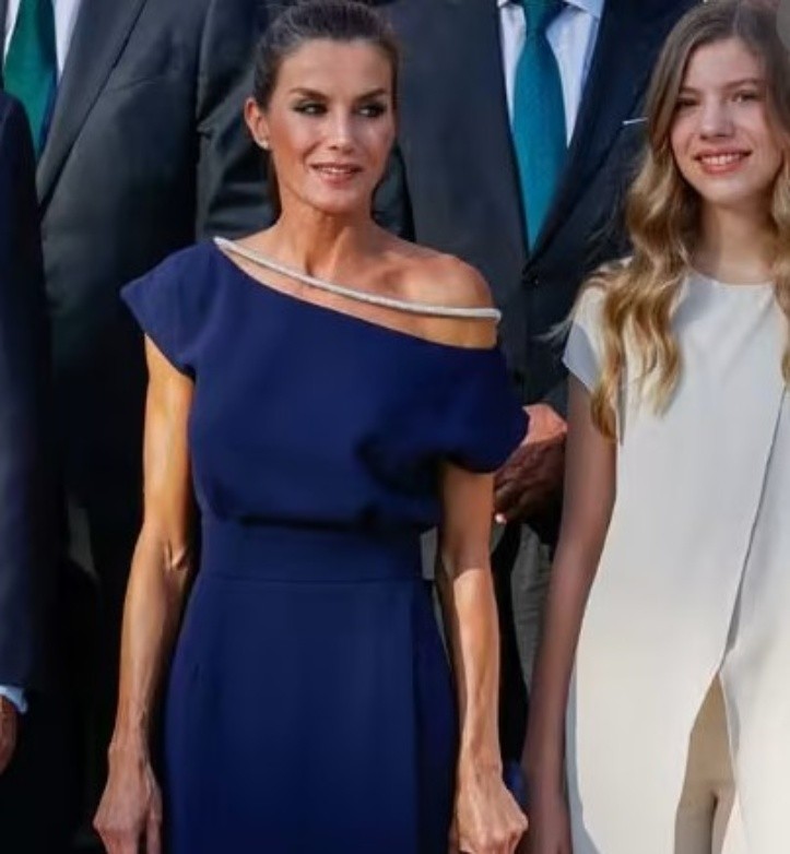 Queen Letizia Ortiz gives the old man to her 49 looks gray hair. AP